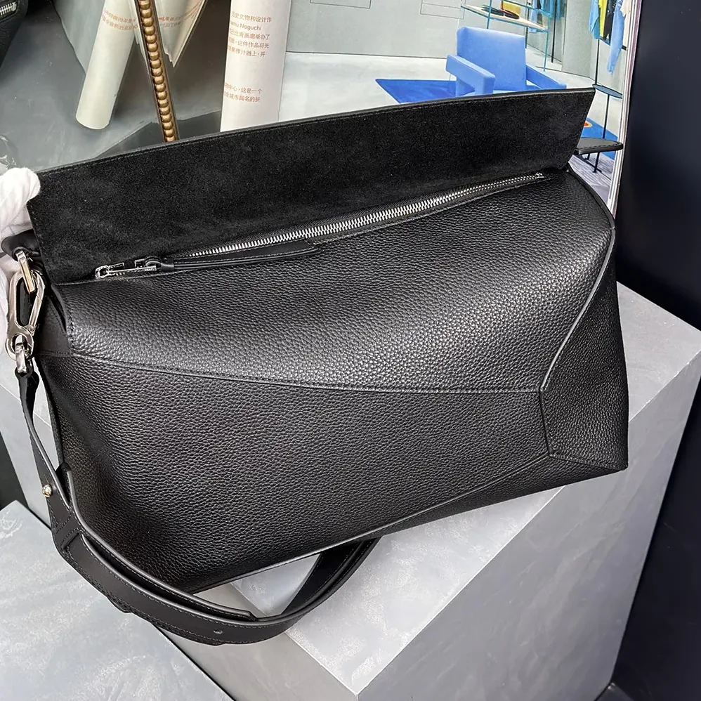 Loewe Large Puzzle Edge Bag in Grained Calfskin for Unisex in Black Loewe Large Puzzle Edge Bag in Grained Calfskin for Unisex in Black