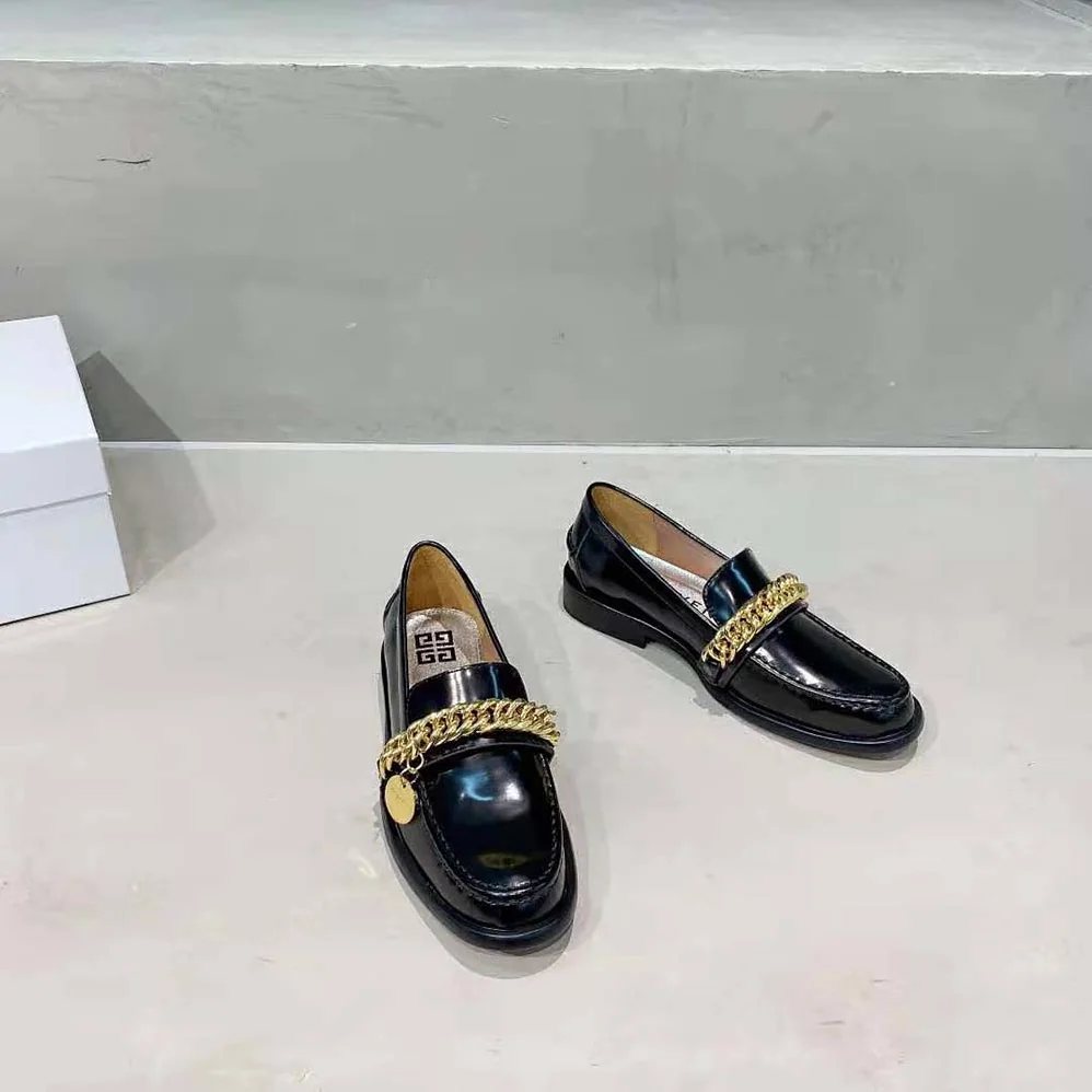 Givenchy Loafers in Leather with Chain for Women in Black