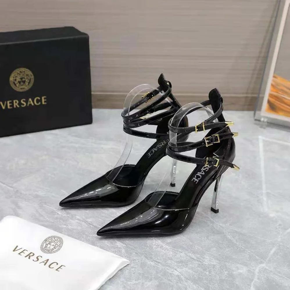 Versace Pin-Point Pumps in Calf Leather for Women in Black Versace Pin-Point Pumps in Calf Leather for Women in Black