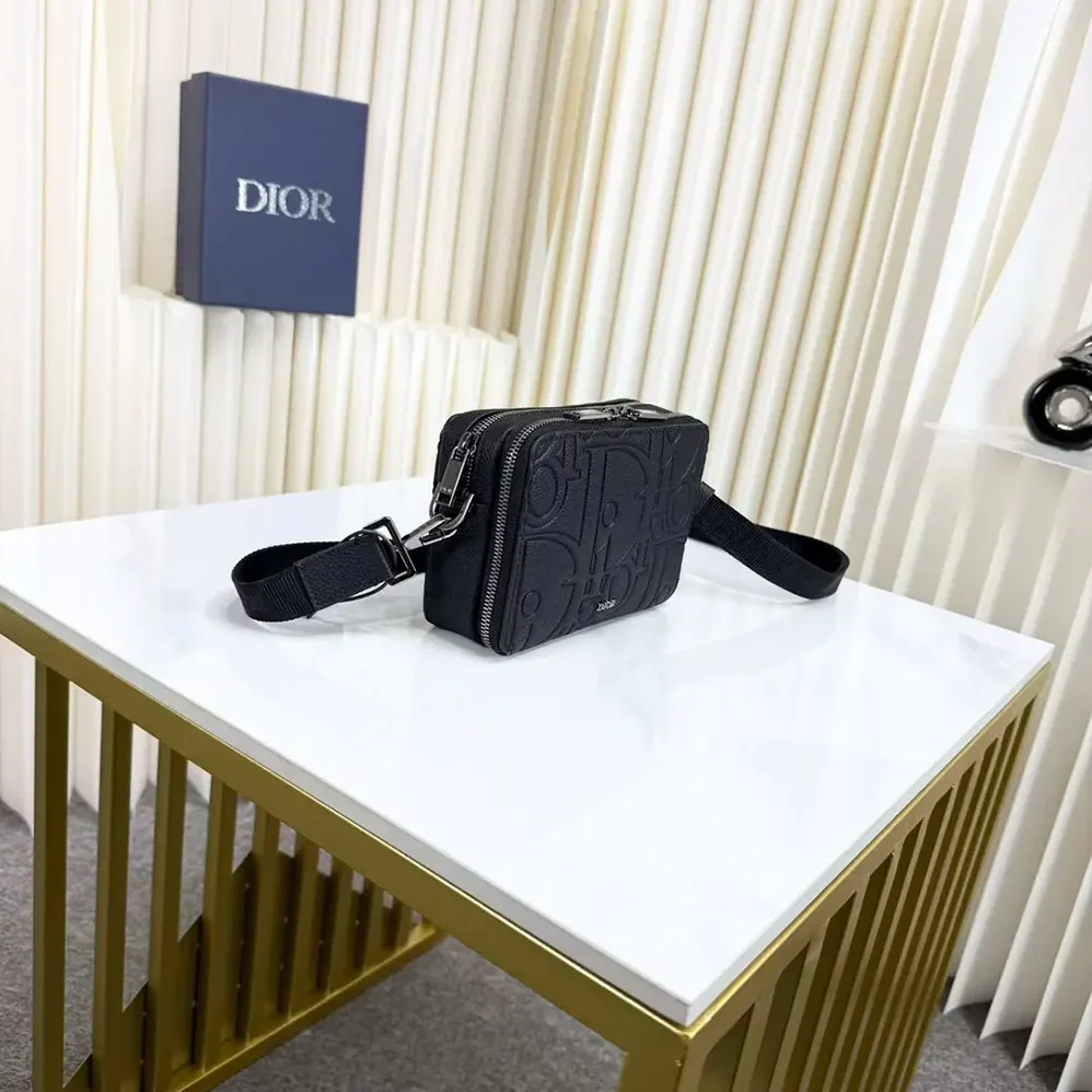Dior Zipped Pouch with Strap Black Dior Gravity Leather for Men Dior Zipped Pouch with Strap Black Dior Gravity Leather for Men