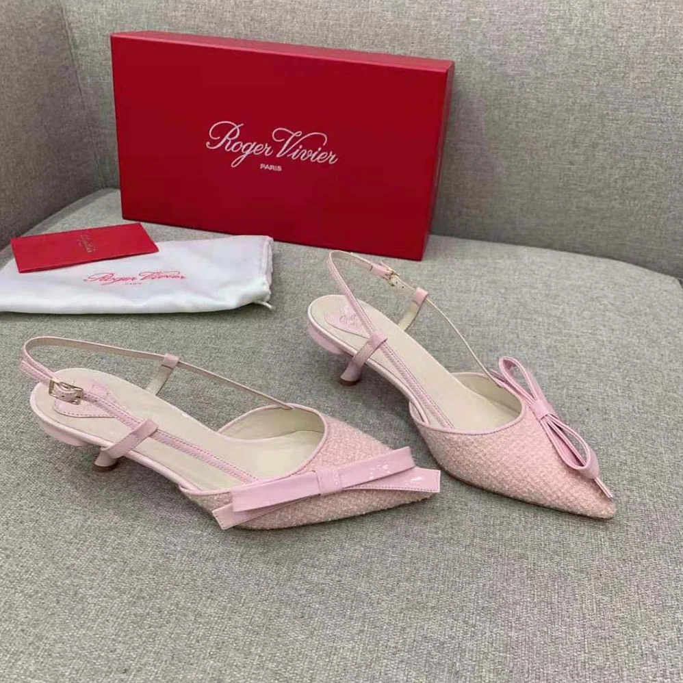 Roger Vivier Virgule Bow Slingback Pumps in Fabric for Women in Pink
