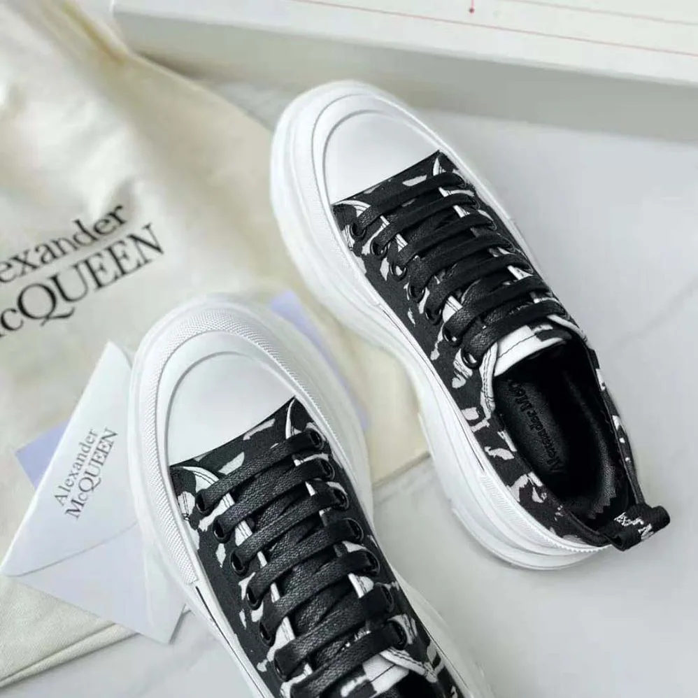 Alexander Mcqueen McQueen Graffiti Tread Slick Lace for Unisex in up in Black/White