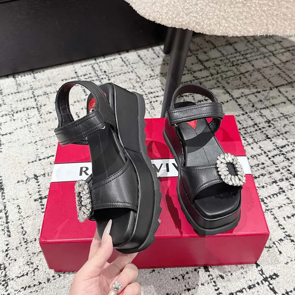 Roger Vivier Slidy Viv' Wedge Sandals in Leather for Women in Black Roger Vivier Slidy Viv' Wedge Sandals in Leather for Women in Black