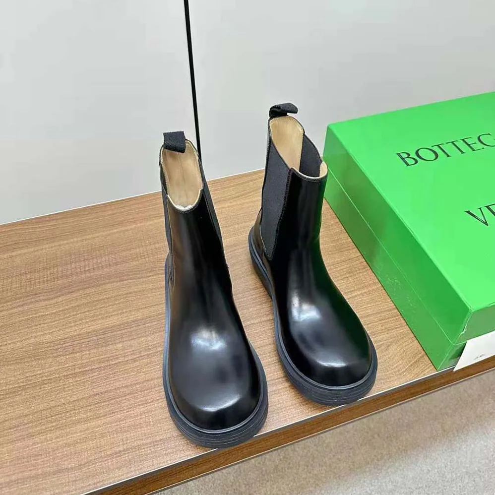 Bottega Veneta Fireman Chelsea Ankle Boot for Women in Black Bottega Veneta Fireman Chelsea Ankle Boot for Women in Black