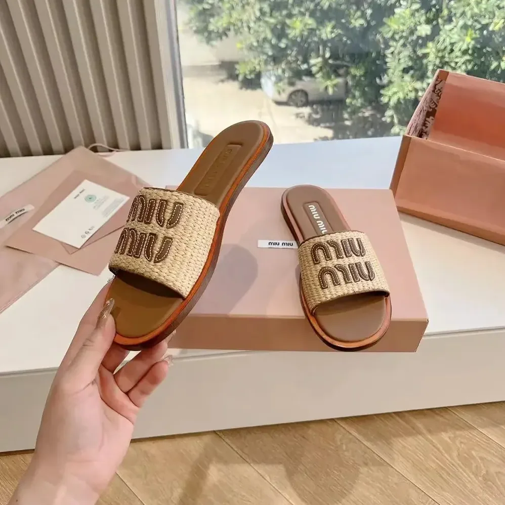 Miu Miu Raffia for Women in effect Woven Fabric Slides Miu Miu Raffia for Women in effect Woven Fabric Slides
