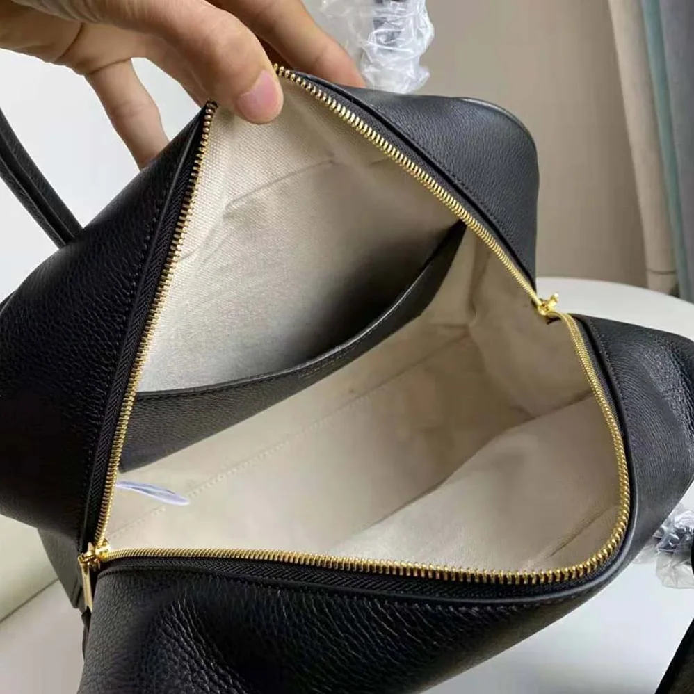 Burberry Medium Leather Half Cube Bag for Women in Black Burberry Medium Leather Half Cube Bag for Women in Black