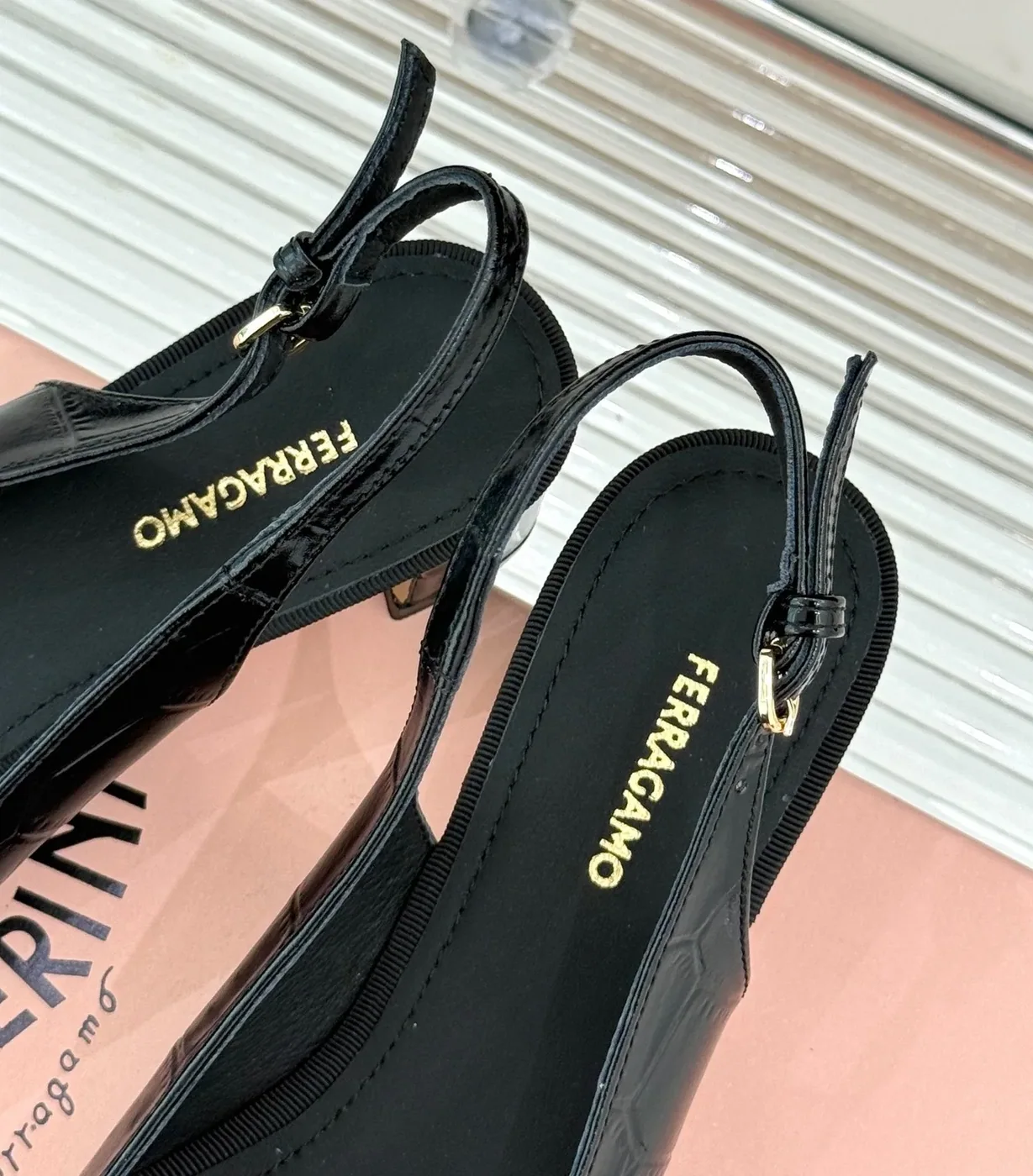 Ferragamo Varina Iconic Bow Slingback Black 01J702 Ferragamo Varina Iconic Bow Slingback Black 01J702