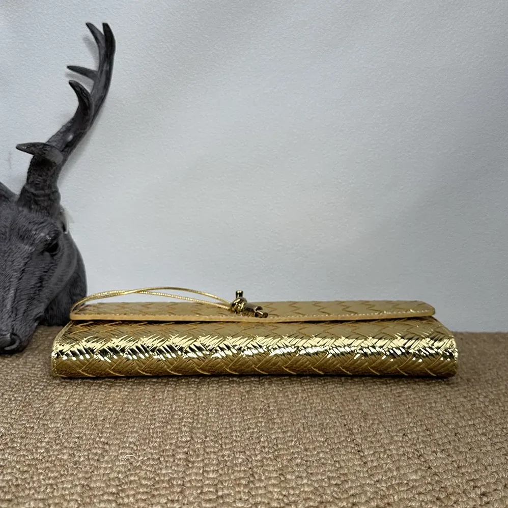 Bottega Veneta Andiamo Clutch for Women in Gold