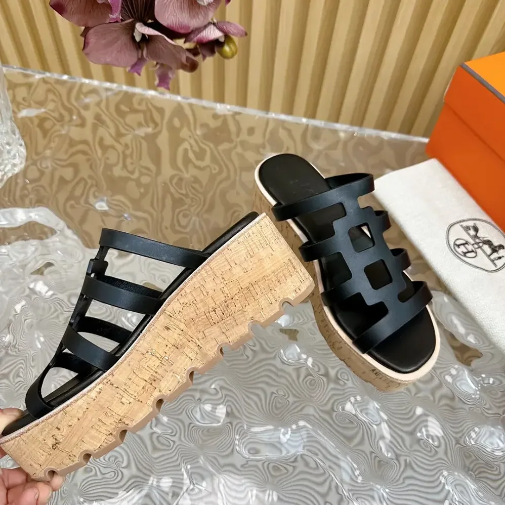 Hermes Isabella 30 Sandal in Calfskin-Black H241120Z for Women