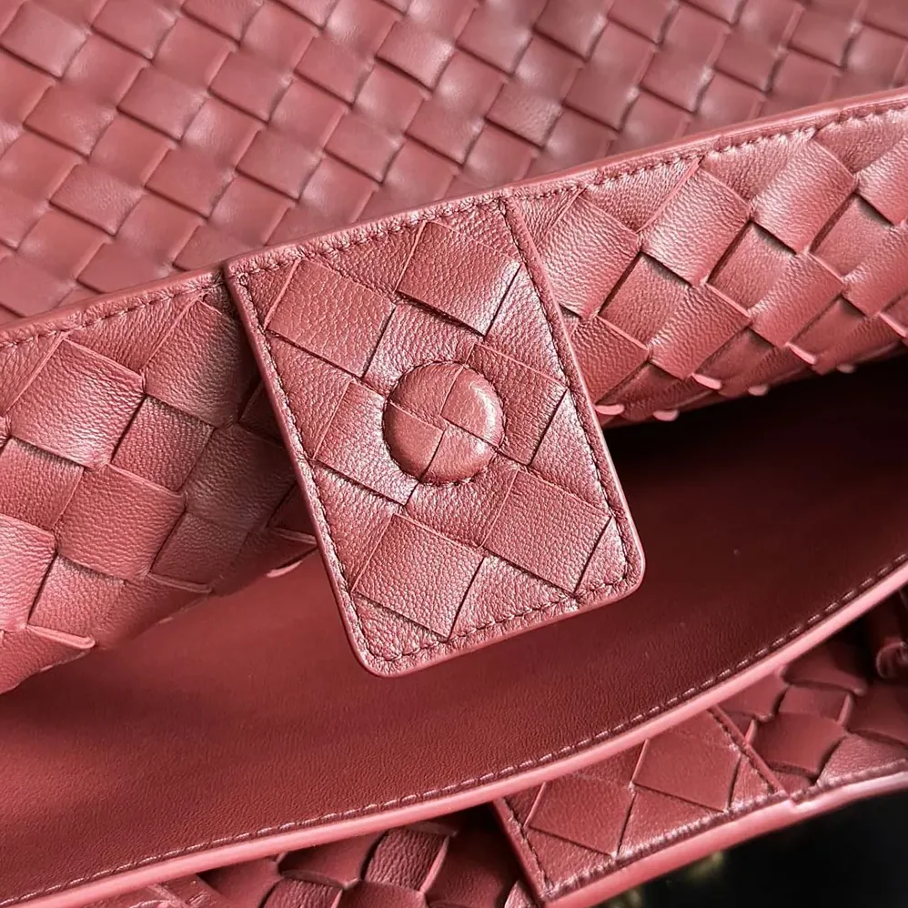 Bottega Veneta Large Andiamo in Lambskin Leather for Women in Dark Red