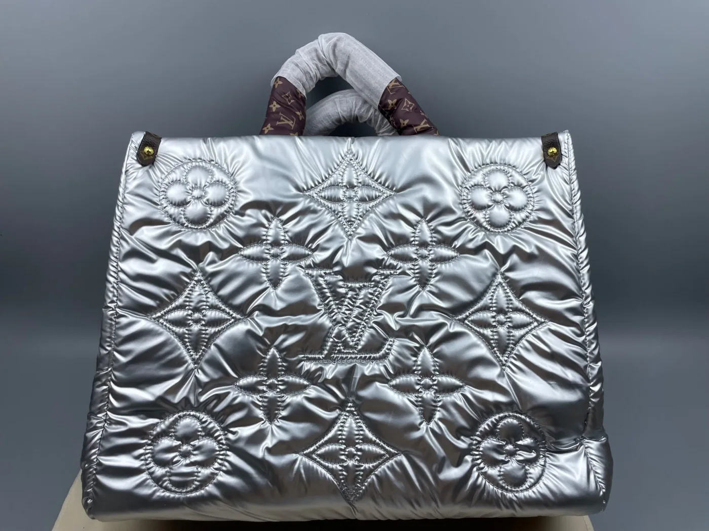 Louis Vuitton Pillow Onthego GM Tote Bag in Silver