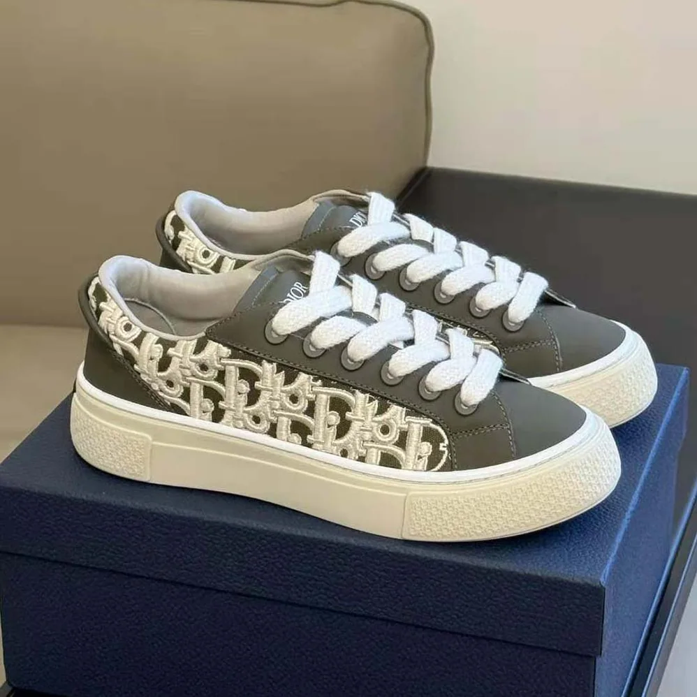 Dior B33 Sneaker – Limited and Numbered Edition Khaki Smooth Calfskin for Men Dior B33 Sneaker – Limited and Numbered Edition Khaki Smooth Calfskin for Men
