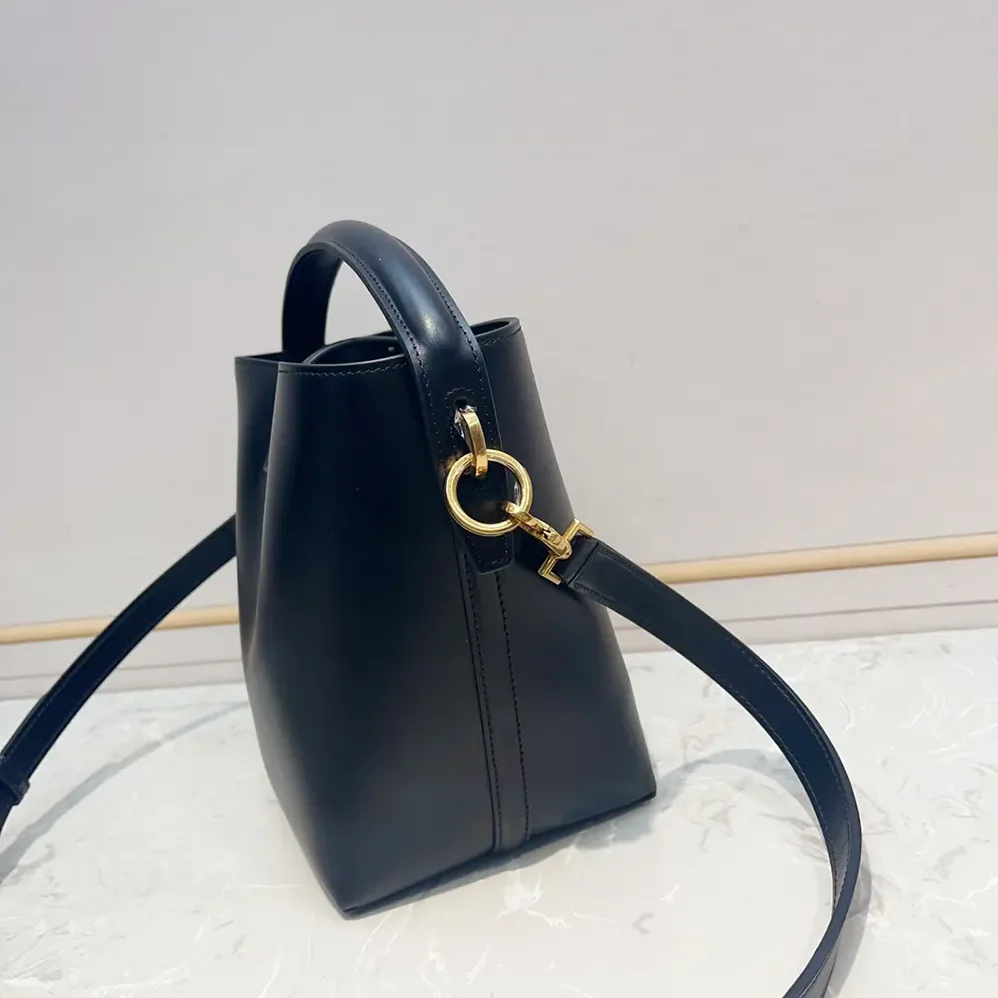 Saint Laurent YSL Le 37 Small in Shiny Leather for Women in Black Saint Laurent YSL Le 37 Small in Shiny Leather for Women in Black