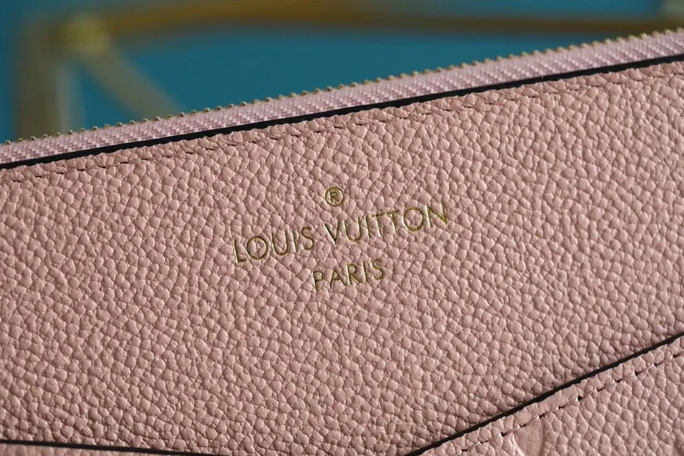 Louis Vuitton Pochette Melanie MM Monogram Empreinte Pink