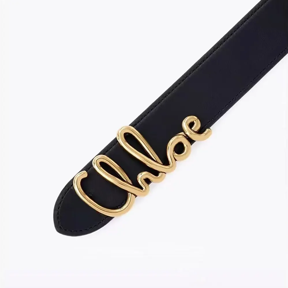 Chloe The Iconic Belt in Calfskin for Women in Black