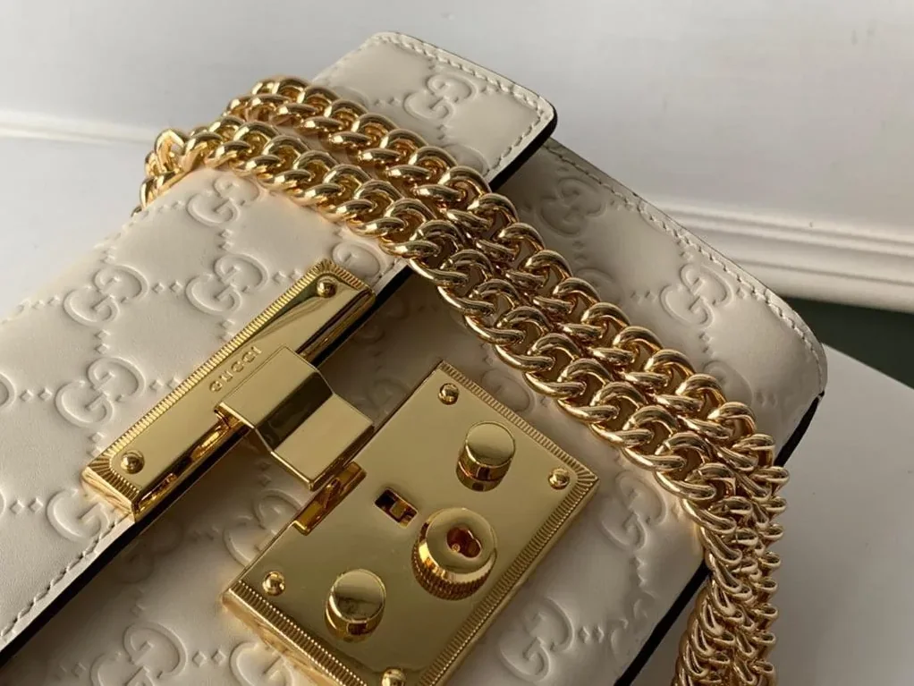 Gucci GG Embossed Padlock Shoulder Bag White Milky / Gucci GG Embossed Padlock Shoulder Bag White Milky /