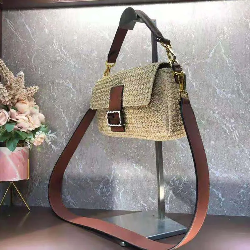 Fendi Baguette Woven Straw Bag for Women in Beige Fendi Baguette Woven Straw Bag for Women in Beige