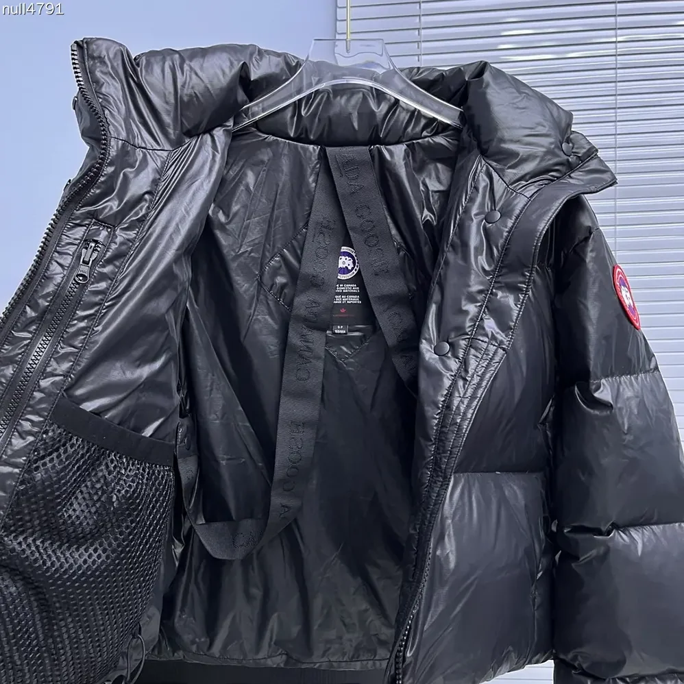 Canada Goose Cypress Cropped Puffer in Recycled Feather-Light Ripstop Shiny for Women in Black