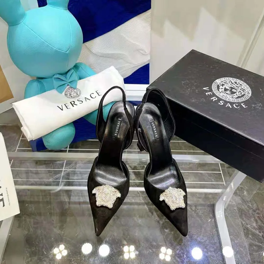Versace LA Medusa Satin Sling-Back Pumps in 10.5cm Heel Hight for Women Versace LA Medusa Satin Sling-Back Pumps in 10.5cm Heel Hight for Women