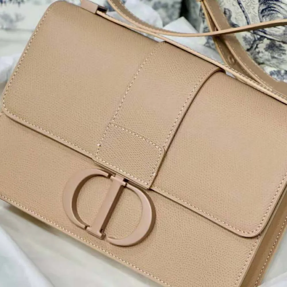 Dior 30 Montaigne Bag Ultramatte Grained Calfskin for Women in Pink Dior 30 Montaigne Bag Ultramatte Grained Calfskin for Women in Pink