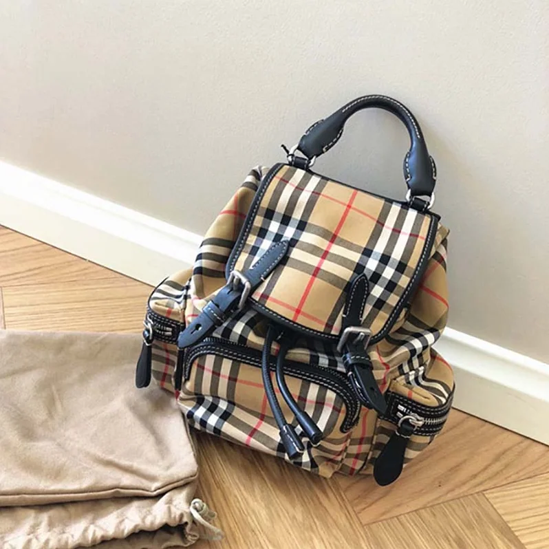 Burberry Medium Rucksack in Vintage Check Cotton Canvas for Women in Sandy Burberry Medium Rucksack in Vintage Check Cotton Canvas for Women in Sandy