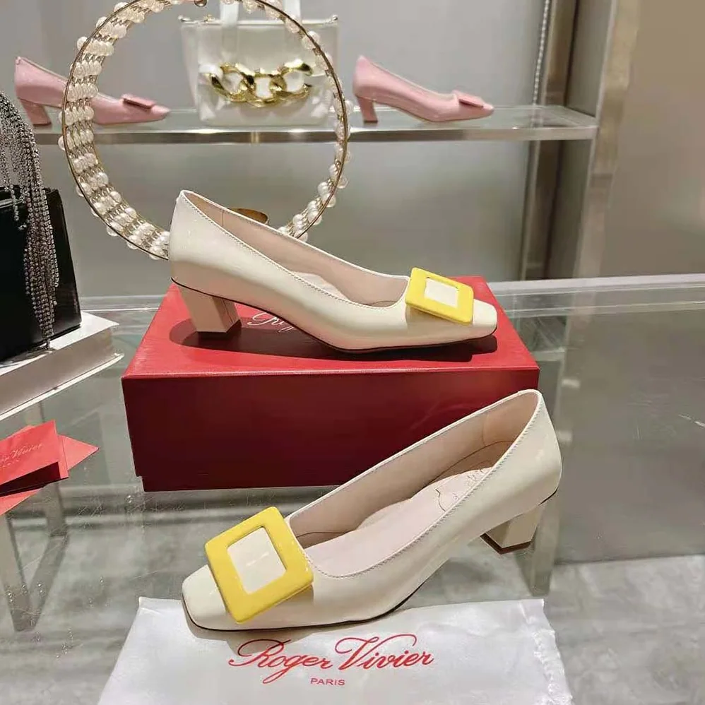 Roger Vivier Patent Leather Belle Vivier Pumps for Women in White Roger Vivier Patent Leather Belle Vivier Pumps for Women in White