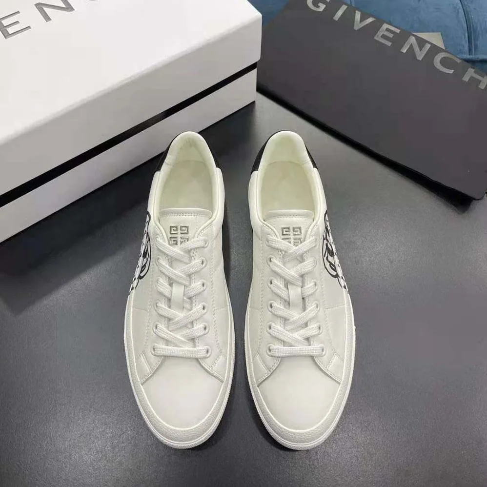Givenchy Sneakers City Sport in Leather with Tag Effect Dog Print for Men in White