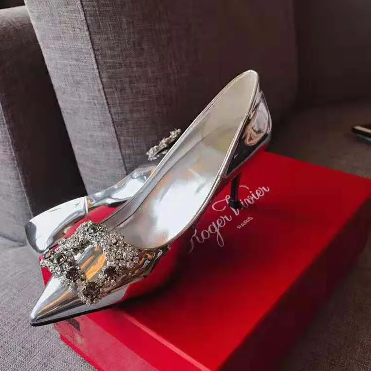 Roger Vivier Flower Strass Buckle Pumps for Women in Silver