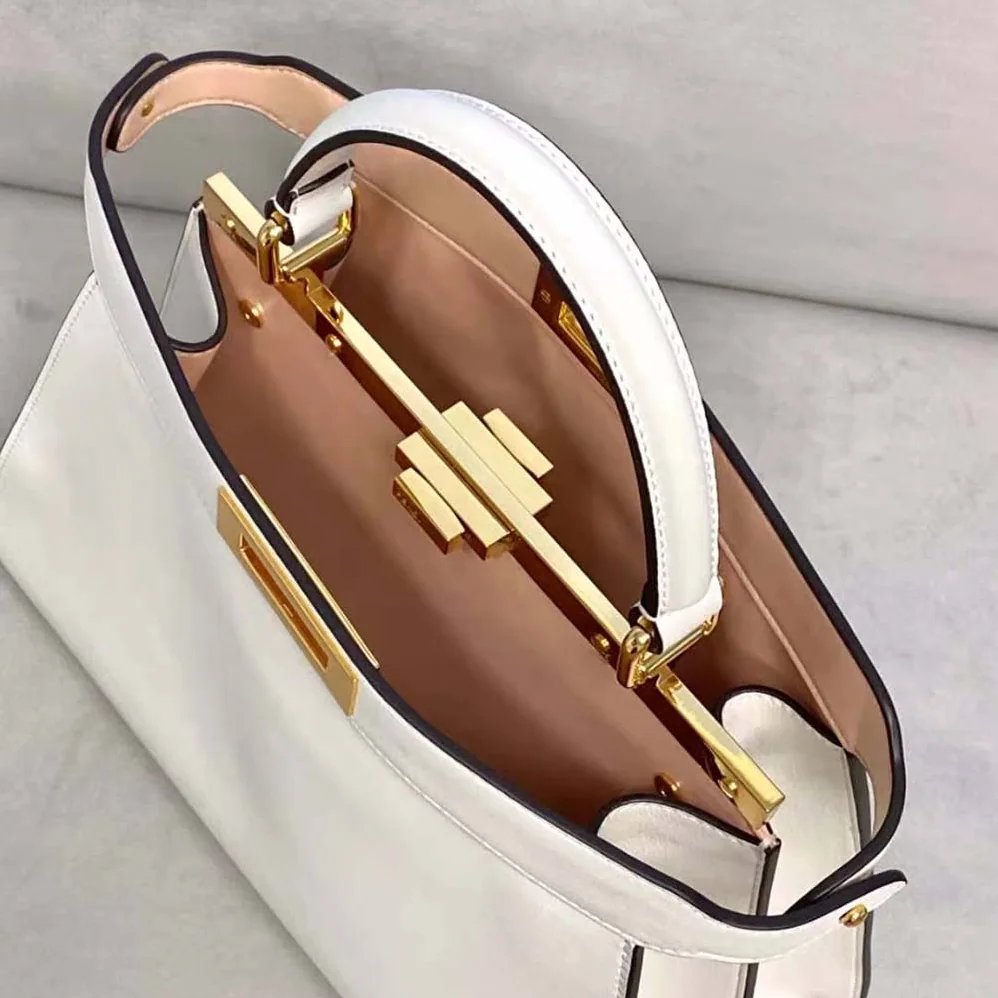 Fendi Peekaboo Iseeu Medium Leather Bag for Women in White Fendi Peekaboo Iseeu Medium Leather Bag for Women in White