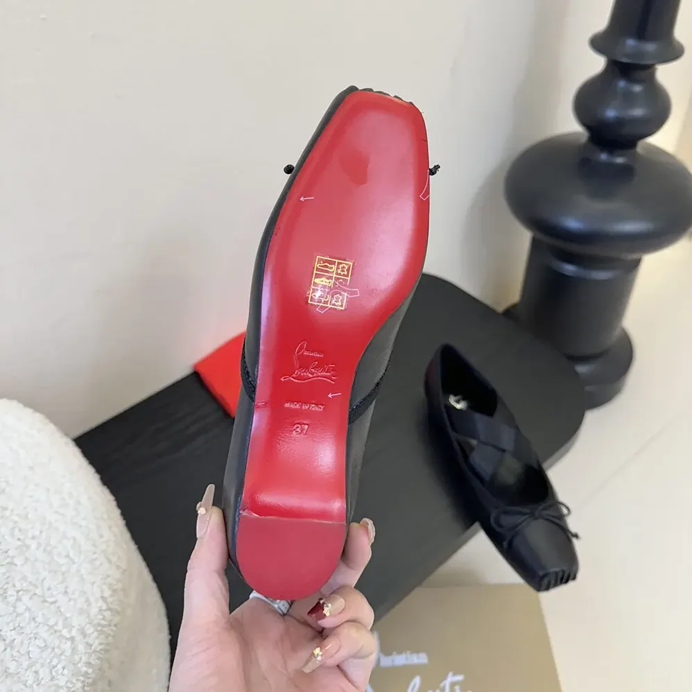 Christian Louboutin Cassiasticina Ballerinas Lamb Nappa Leather for Women in Black Christian Louboutin Cassiasticina Ballerinas Lamb Nappa Leather for Women in Black