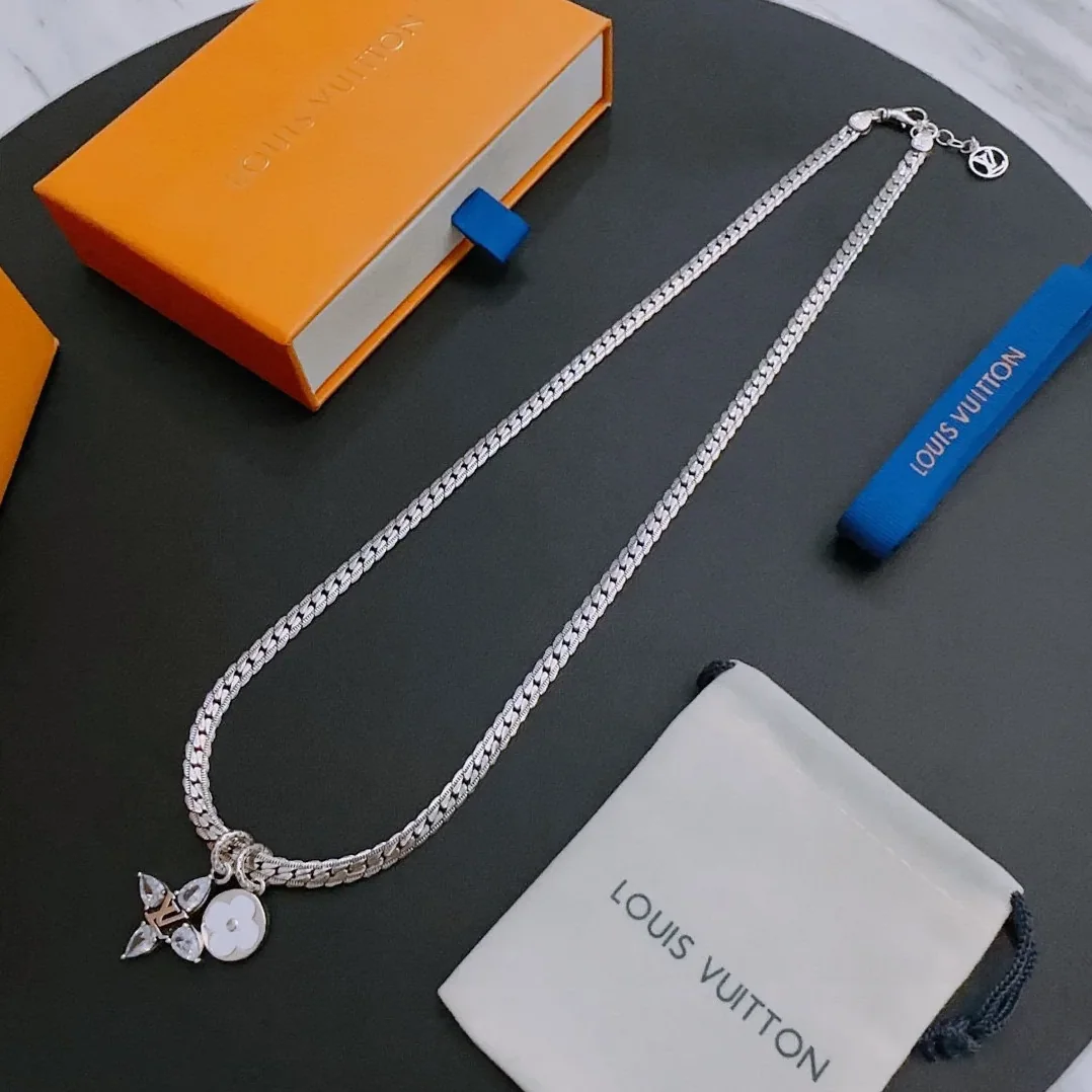 Louis Vuitton Necklace Silver Louis Vuitton Necklace Silver
