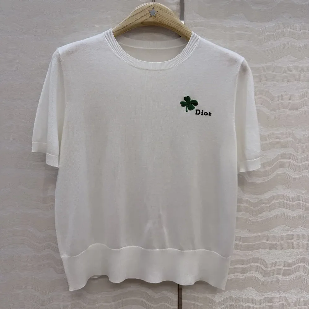 Dior Short-Sleeved Fitted Sweater White Wool Knit with Green and Black Dior Clover Signature for Women Dior Short-Sleeved Fitted Sweater White Wool Knit with Green and Black Dior Clover Signature for Women