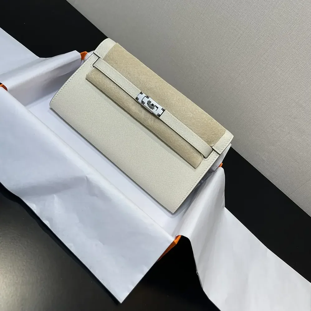 Hermes Kelly To Go in Epsom Leather for Women in White/Silver Hermes Kelly To Go in Epsom Leather for Women in White/Silver