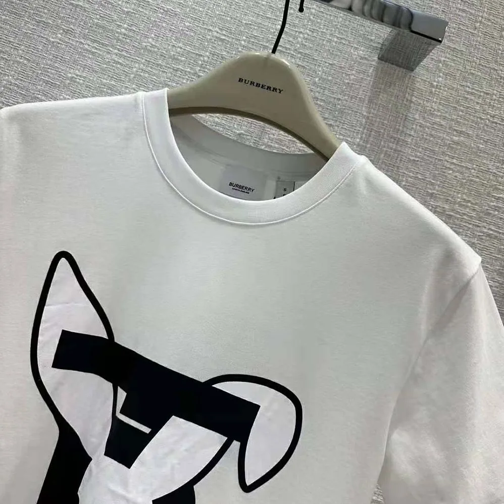 Burberry Rabbit Print Cotton T-shirt for Men in White Burberry Rabbit Print Cotton T-shirt for Men in White