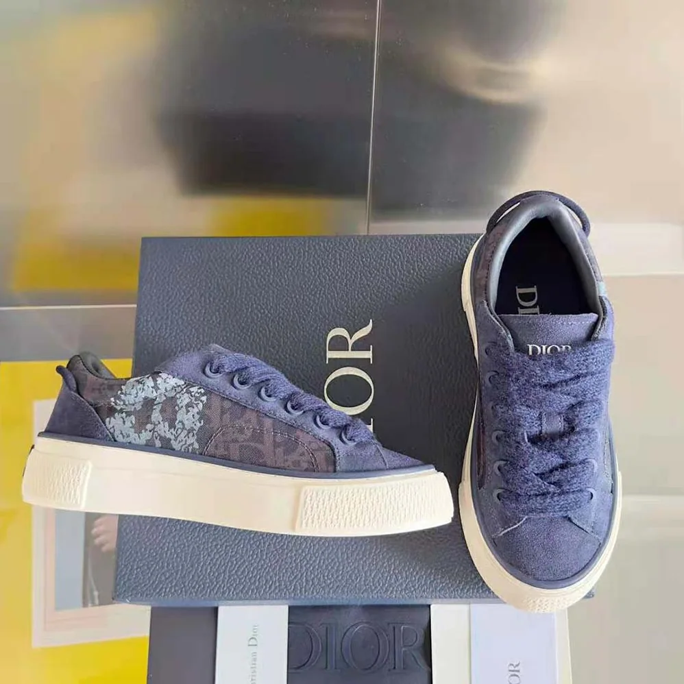 Dior Tears B33 Sneaker Blue Dior Oblique Denim and Peace Sign Dior Tears and Navy Blue Suede for Men Dior Tears B33 Sneaker Blue Dior Oblique Denim and Peace Sign Dior Tears and Navy Blue Suede for Men