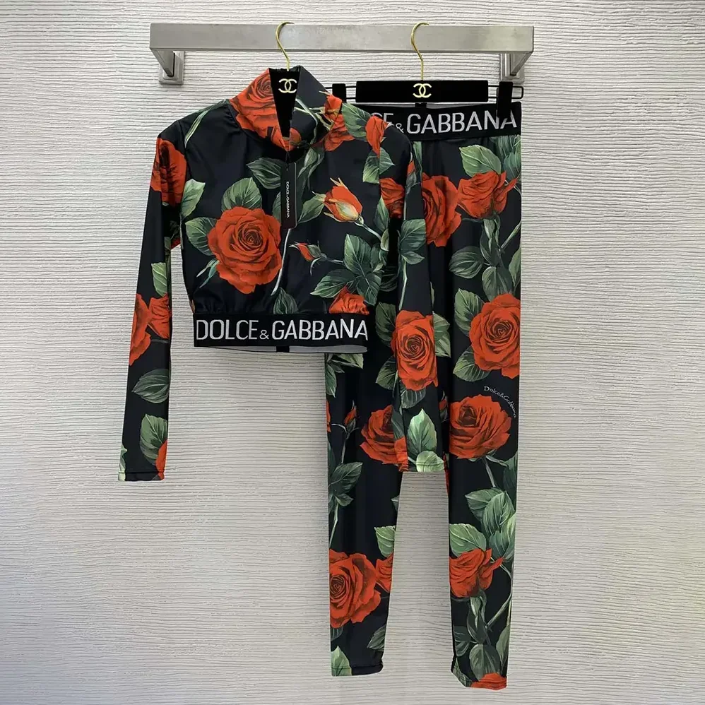 Dolce Gabbana D&G Spandex 2-piece Swimsuit with Rose Print Over a Black Background for Women Dolce Gabbana D&G Spandex 2-piece Swimsuit with Rose Print Over a Black Background for Women