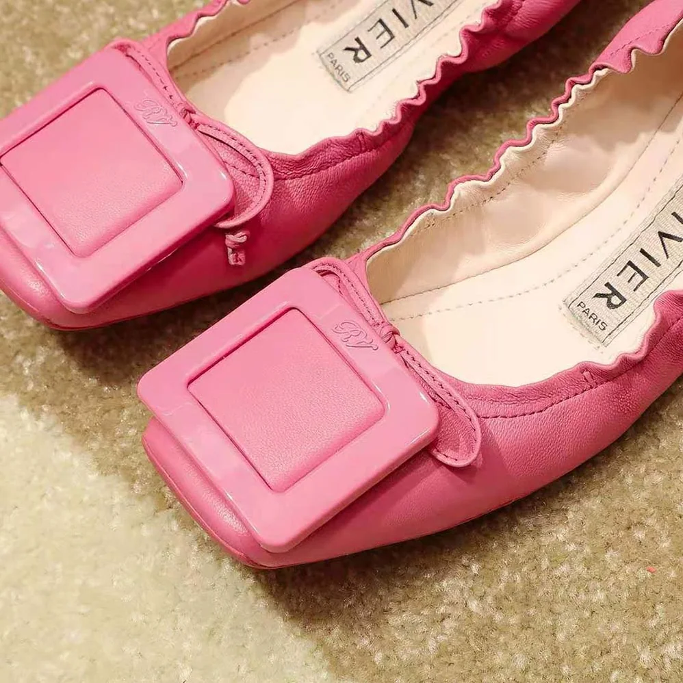 Roger Vivier Viv' Pockette Lacquered Buckle Ballerinas in Nappa for Women in Pink Roger Vivier Viv' Pockette Lacquered Buckle Ballerinas in Nappa for Women in Pink