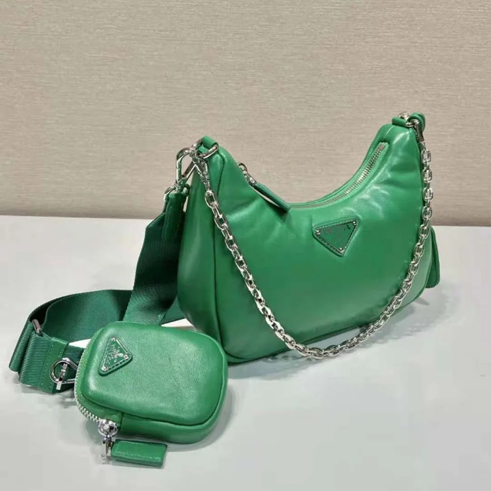 Prada Padded Nappa-Leather Prada Re-Edition 2005 Shoulder Bag for Women in Green Prada Padded Nappa-Leather Prada Re-Edition 2005 Shoulder Bag for Women in Green