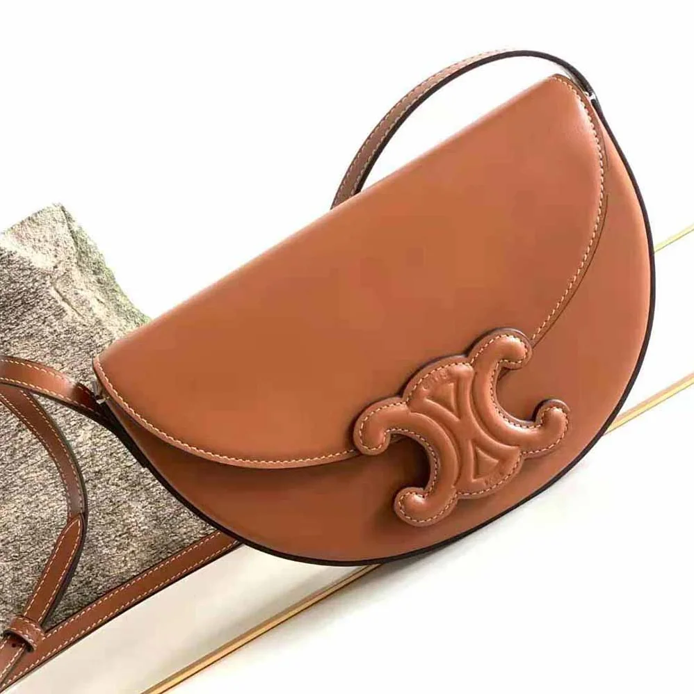Celine Besace Cuir Triomphe in Smooth Calfskin for Women in Brown
