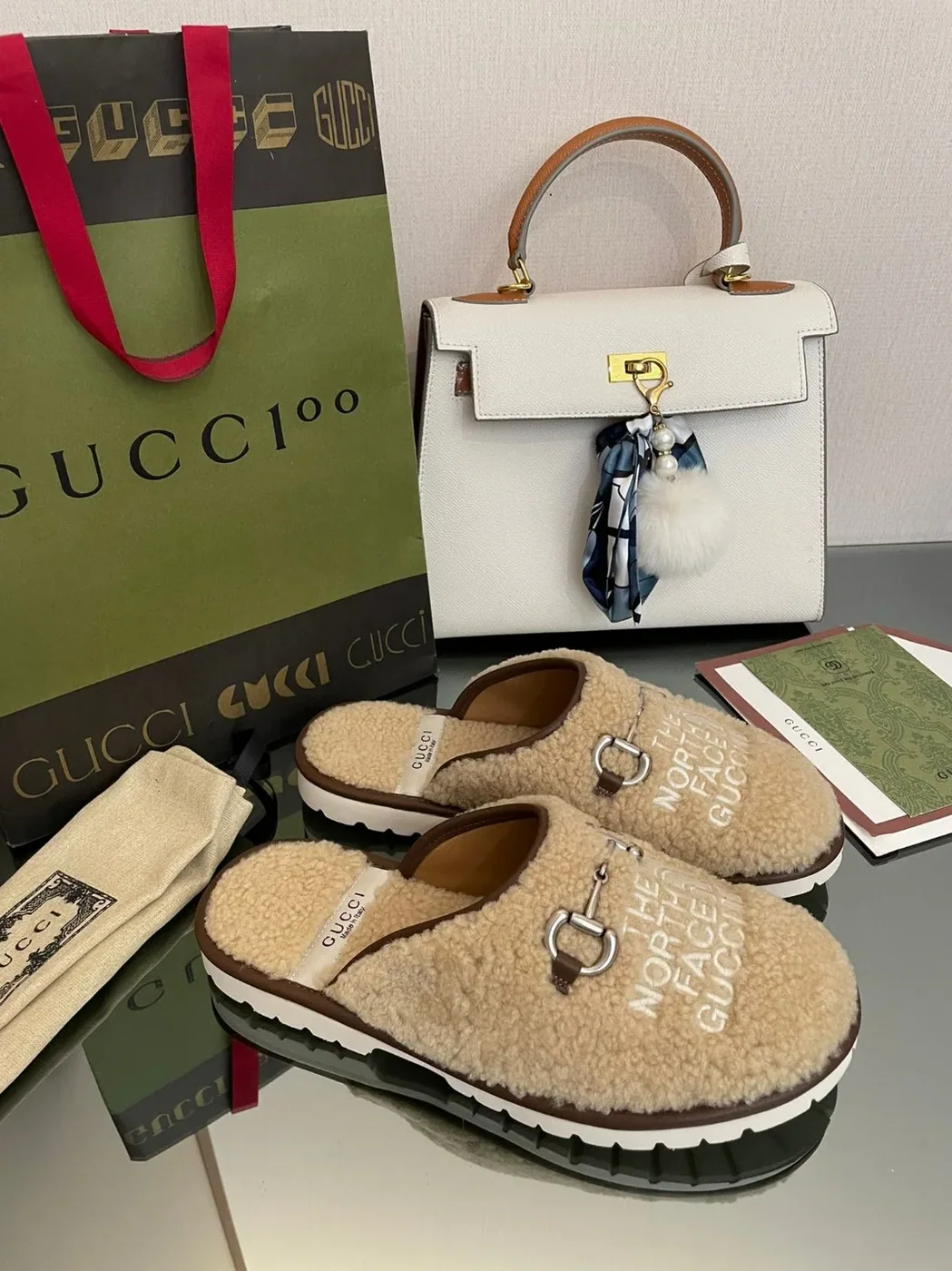 Gucci x The North Face Slippers Beige DEB70 Gucci x The North Face Slippers Beige DEB70