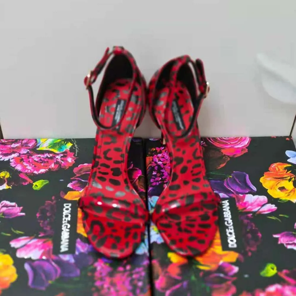 Dolce Gabbana D&G Sandals in Red Leopard for Women in Print Patent Leather