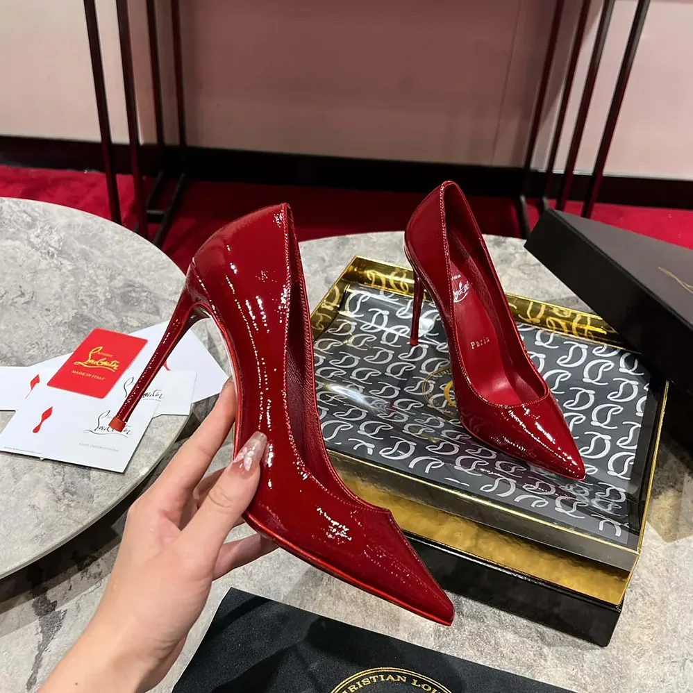 Christian Louboutin So Kate 120 mm Pumps Vog Patent Leather for Women in Red Christian Louboutin So Kate 120 mm Pumps Vog Patent Leather for Women in Red