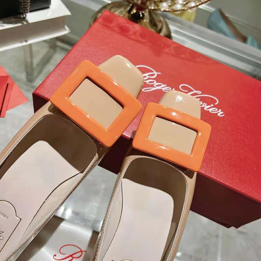 Roger Vivier Patent Leather Belle Vivier Pumps for Women in Orange Roger Vivier Patent Leather Belle Vivier Pumps for Women in Orange