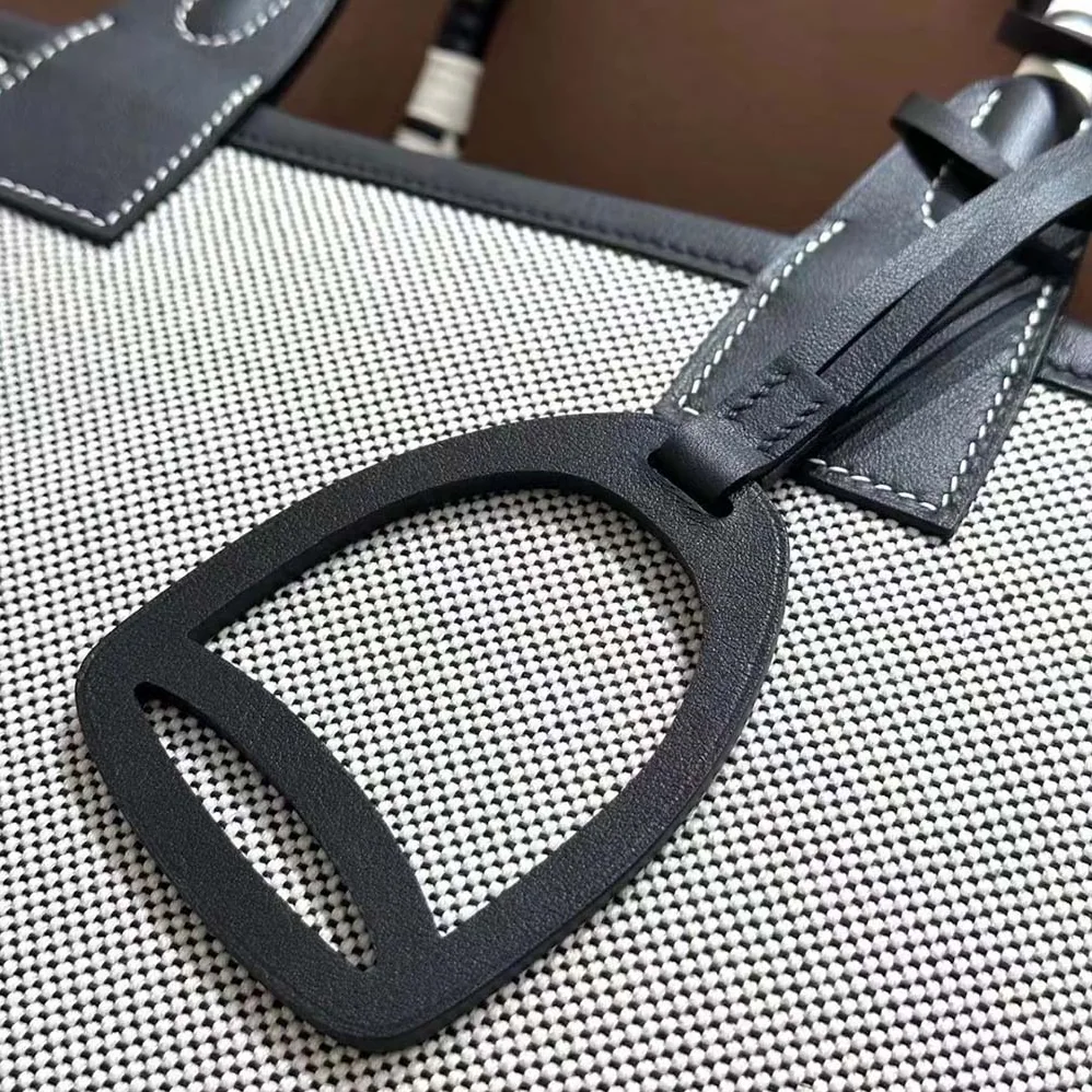 Hermes Steeple 25 Ecru Tote Bag for Unisex in Black Hermes Steeple 25 Ecru Tote Bag for Unisex in Black