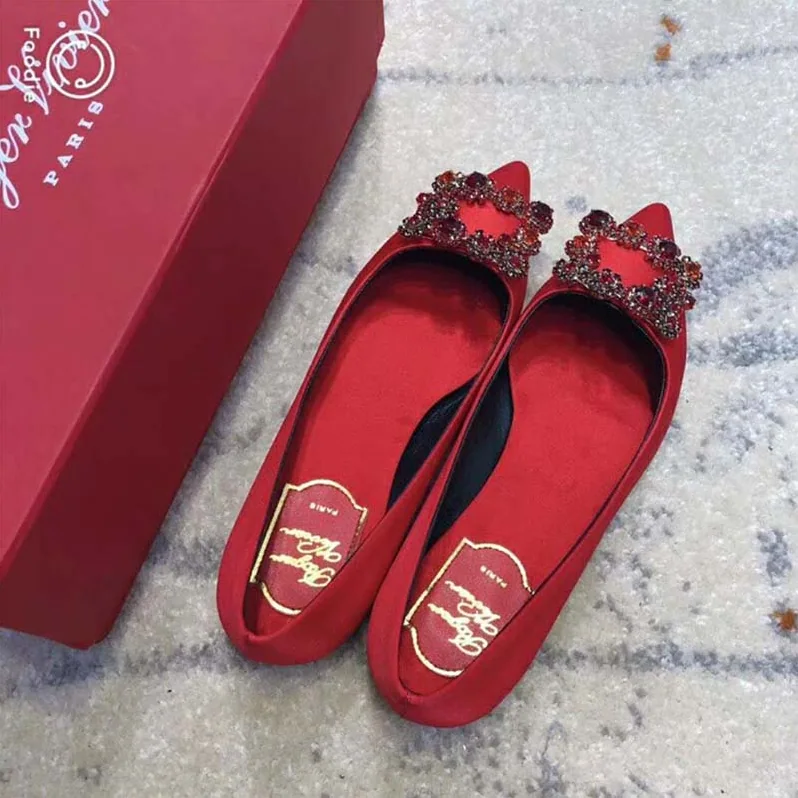 Roger Vivier Flower Strass Buckle Ballerinas Silk Satin 5mm Heel for Women Roger Vivier Flower Strass Buckle Ballerinas Silk Satin 5mm Heel for Women