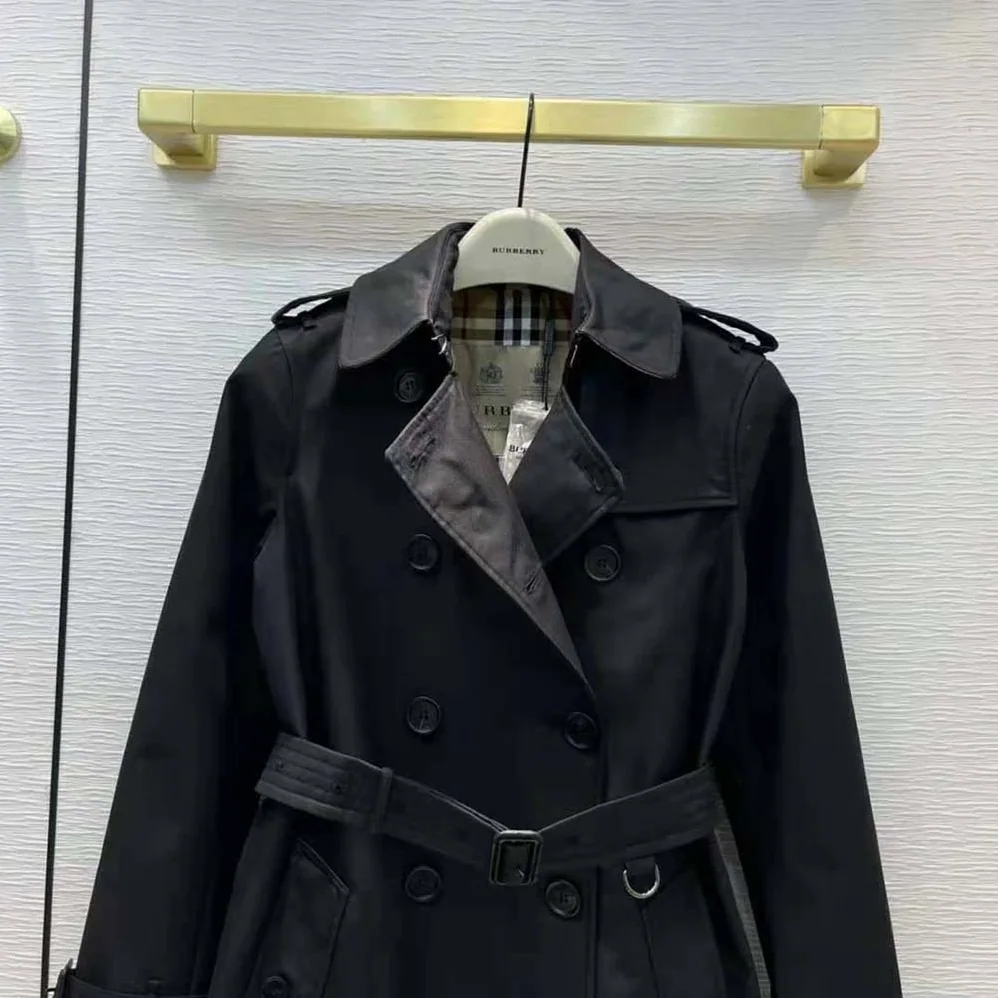 Burberry The Mid-length Chelsea Heritage Trench Coat for Women