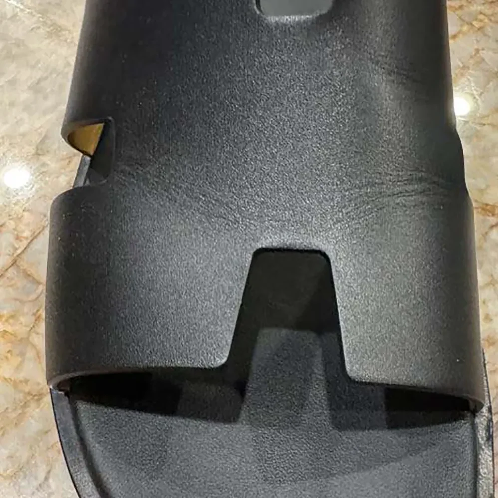 Hermes Izmir Sandal for Unisex in Black Hermes Izmir Sandal for Unisex in Black