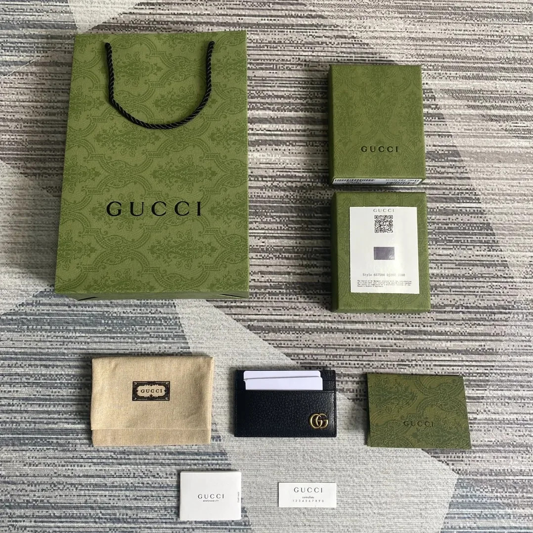 Gucci GG Marmont Card Case Black Gold Toned Hardware /
