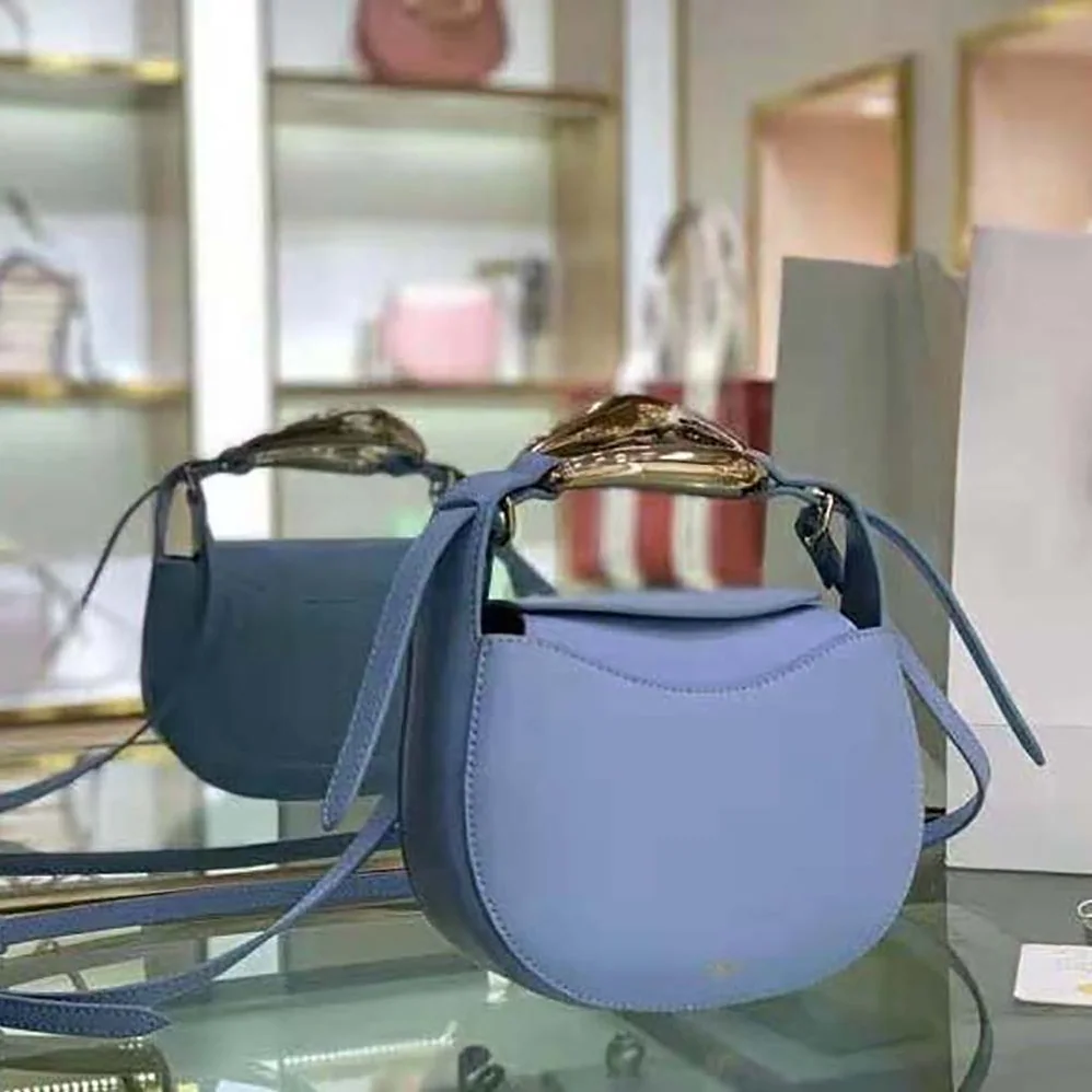 Chloe Kiss Small Purse in Small Grain Calfskin for Women in Blue