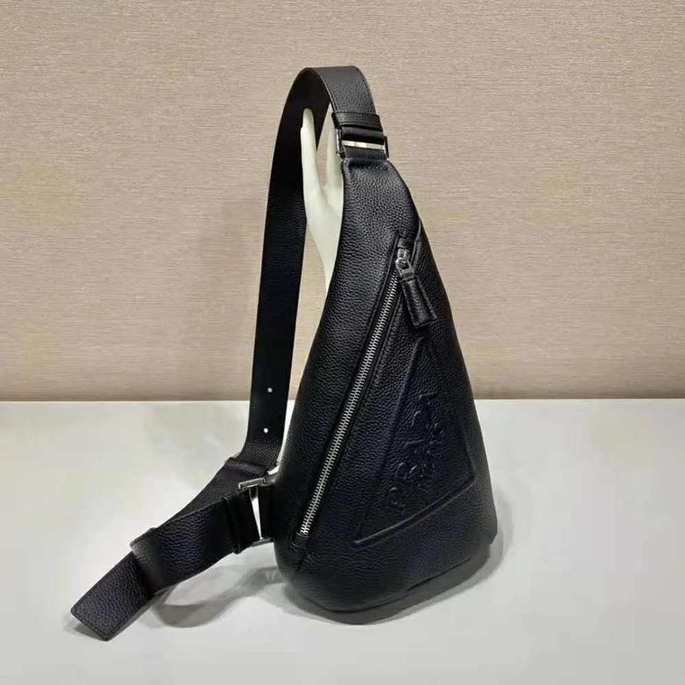Prada Cross Leather Bag wite Logo-Print Re-Nylon lining for Men in Black Prada Cross Leather Bag wite Logo-Print Re-Nylon lining for Men in Black